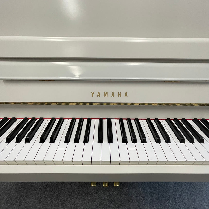 Yamaha Klavier Mod. LU 101 weiss matt Occasion Bj. 1987, sehr guter Zustand, made in Japan (gebraucht)