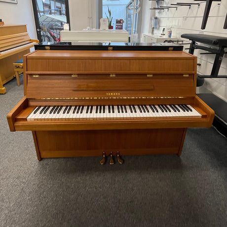 Piano droit Yamaha M1J noyer Bj. 1981 (occasion)