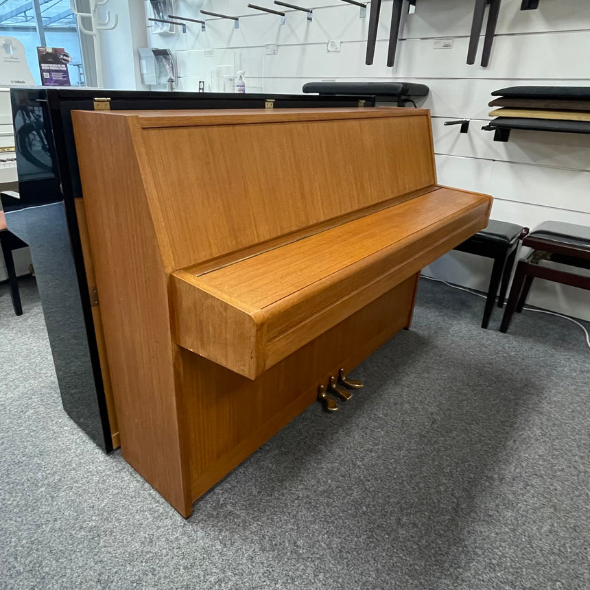 Yamaha Klavier M1J Nussbaum Bj. 1978 (gebraucht)