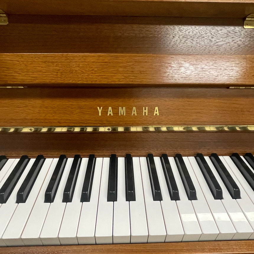 Yamaha Klavier M1JR Nussbaum Bj. 1986 - sehr guter Zustand Original made in Japan (gebraucht)